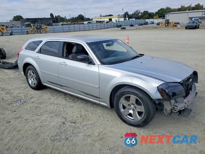Czwarte zdjęcie samochodu z boku: 2005 DODGE MAGNUM SXT VIN:2D4FV48V55H123690 - miniatura