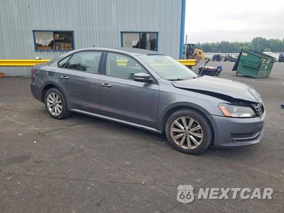 Czwarte zdjęcie samochodu z boku: 2014 VOLKSWAGEN PASSAT S VIN:1VWAP7A34EC016299 - miniatura