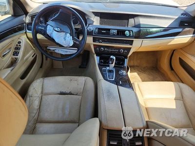 Zdjęcie 8 z 13 samochodu: 2013 BMW 528 XI VIN:WBAXH5C56DD114091 - miniatura
