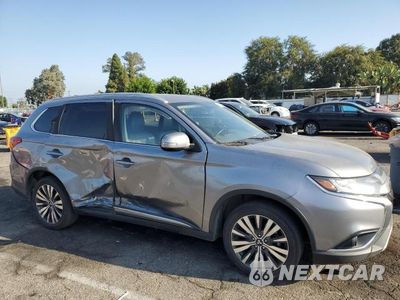 Czwarte zdjęcie samochodu z boku: 2019 MITSUBISHI OUTLANDER SE VIN:JA4AD3A3XKZ024981 - miniatura