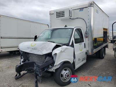 2022 GMC SAVANA CUTAWAY G4500 7GZ67VC76NN000710 - główne zdjęcie licytacji z USA - miniatura