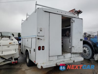 Drugie zdjęcie samochodu z przodu: 2011 FORD ECONOLINE E350 SUPER DUTY CUTAWAY VAN VIN:1FDWE3FL5BDA16619 - miniatura