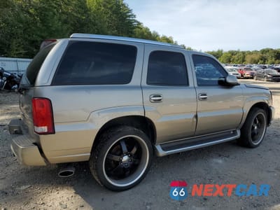 Trzecie zdjęcie samochodu z tyłu: 2002 CADILLAC ESCALADE LUXURY VIN:1GYEK63N12R102443 - miniatura