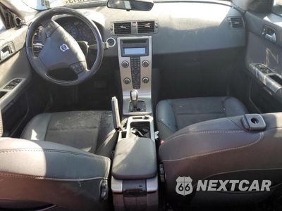 Zdjęcie 8 z 12 samochodu: 2010 VOLVO V50 2.4I VIN:YV1382MWXA2532713 - miniatura