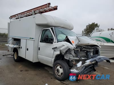 Czwarte zdjęcie samochodu z boku: 2011 FORD ECONOLINE E350 SUPER DUTY CUTAWAY VAN VIN:1FDWE3FL5BDA16619 - miniatura