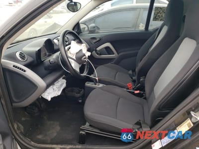 Zdjęcie 7 z 14 samochodu: 2013 SMART FORTWO PURE VIN:WMEEJ3BA7DK630989 - miniatura