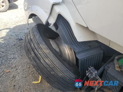 Zdjęcie 9 z 10 samochodu: 2013 VOLVO VN VNL VIN:4V4NC9TJ1DN134308 - miniatura