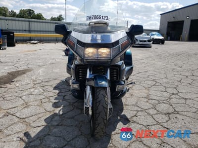 Piąte zdjęcie samochodu w środku: 1994 HONDA GL1500 SE VIN:1HFSC2237RA603088 - miniatura