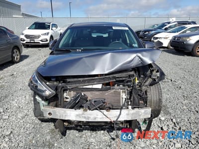 Piąte zdjęcie samochodu w środku: 2017 HYUNDAI IONIQ LIMI VIN:KMHC05LC7HU030628 - miniatura
