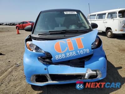 Piąte zdjęcie samochodu w środku: 2013 SMART FORTWO PURE VIN:WMEEJ3BA7DK630989 - miniatura