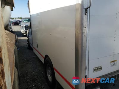 Trzecie zdjęcie samochodu z tyłu: 2022 GMC SAVANA CUTAWAY G3500 VIN:1GD07RF72N1139354 - miniatura