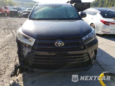 Piąte zdjęcie samochodu w środku: 2019 TOYOTA HIGHLANDER SE VIN:5TDJZRFH9KS605842 - miniatura