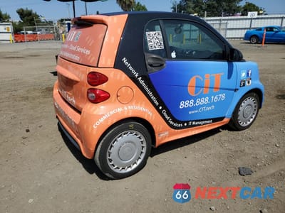 Trzecie zdjęcie samochodu z tyłu: 2013 SMART FORTWO PURE VIN:WMEEJ3BA7DK630989 - miniatura