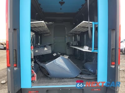 Zdjęcie 6 z 10 samochodu: 2022 RIVIAN EDV 700 VIN:7FCEHDB79NN003130 - miniatura