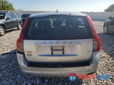 Zdjęcie 6 z 13 samochodu: 2010 VOLVO V50 2.4I VIN:YV1382MWXA2532713 - miniatura