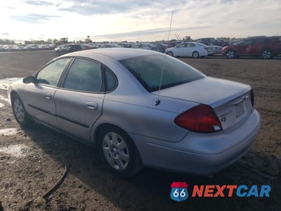 Drugie zdjęcie samochodu z przodu: 2001 FORD TAURUS LX VIN:1FAFP52U21G115717 - miniatura