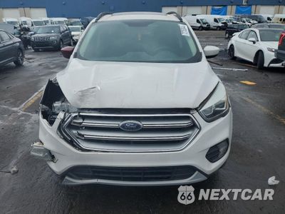 Piąte zdjęcie samochodu w środku: 2017 FORD ESCAPE SE VIN:1FMCU0GD4HUA30323 - miniatura