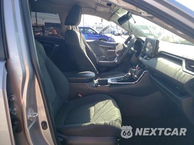 Zdjęcie 7 z 14 samochodu: 2020 TOYOTA RAV4 XLE VIN:2T3RWRFV7LW096349 - miniatura