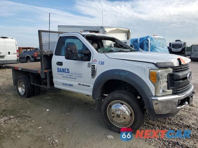 Czwarte zdjęcie samochodu z boku: 2017 FORD F450 SUPER DUTY VIN:1FDUF4GT7HED53997 - miniatura