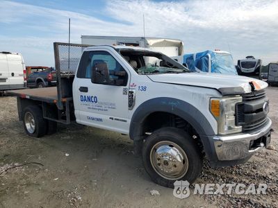 Czwarte zdjęcie samochodu z boku: 2017 FORD F450 SUPER DUTY VIN:1FDUF4GT7HED53997 - miniatura