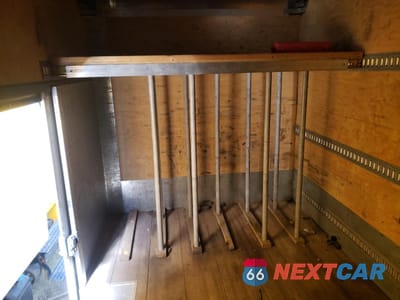 Zdjęcie 11 z 13 samochodu: 2018 ISUZU NPR HD VIN:54DC4W1C1JS809814 - miniatura