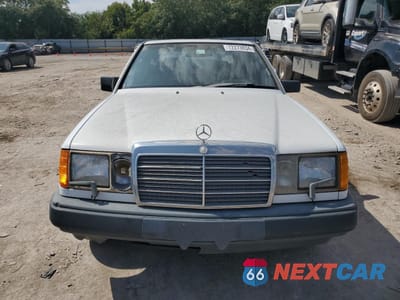 Piąte zdjęcie samochodu w środku: 1987 MERCEDES-BENZ 300 E VIN:WDBEA30D4HA553388 - miniatura
