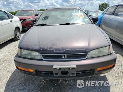 Piąte zdjęcie samochodu w środku: 1997 HONDA ACCORD SE VIN:1HGCD5604VA244940 - miniatura