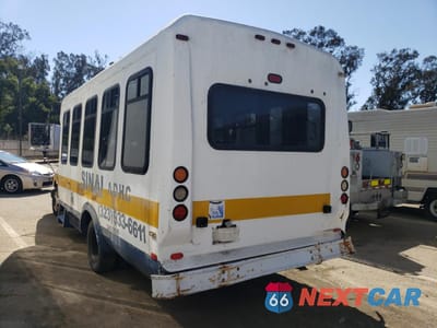 Drugie zdjęcie samochodu z przodu: 2001 CHEVROLET EXPRESS CUTAWAY G3500 VIN:1GBJG31G511165796 - miniatura