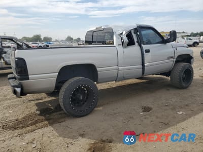 Trzecie zdjęcie samochodu z tyłu: 1999 DODGE RAM 2500 VIN:1B7KF2362XJ598504 - miniatura
