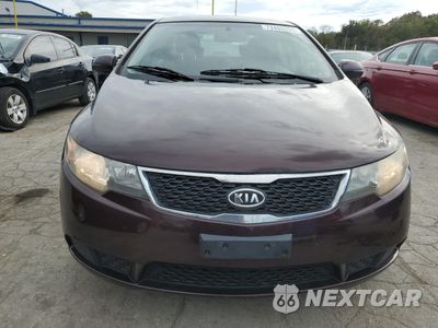 Piąte zdjęcie samochodu w środku: 2011 KIA FORTE EX VIN:KNAFU4A25B5349793 - miniatura