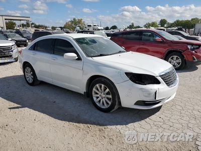 Czwarte zdjęcie samochodu z boku: 2013 CHRYSLER 200 TOURING VIN:1C3CCBBB0DN543649 - miniatura