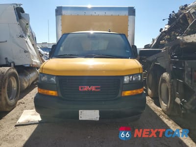 Piąte zdjęcie samochodu w środku: 2022 GMC SAVANA CUTAWAY G3500 VIN:7GZ37TC75NN002097 - miniatura