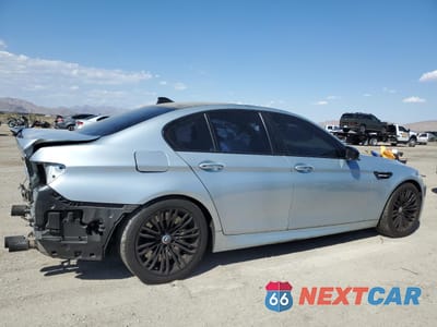 Trzecie zdjęcie samochodu z tyłu: 2013 BMW M5 VIN:WBSFV9C58DD096751 - miniatura