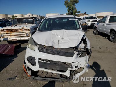 Piąte zdjęcie samochodu w środku: 2015 FORD ESCAPE S VIN:1FMCU0F75FUB31850 - miniatura