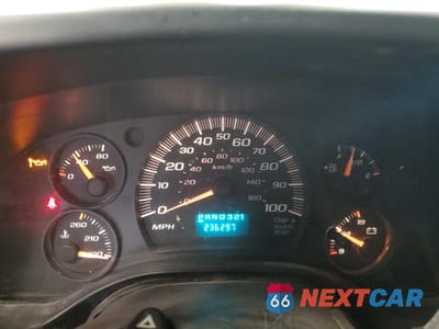 Zdjęcie 9 z 13 samochodu: 2004 CHEVROLET EXPRESS G3500 VIN:1GCHG35U641129811 - miniatura