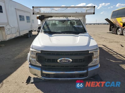Piąte zdjęcie samochodu w środku: 2020 FORD F550 SUPER DUTY VIN:1FDUF5GT8LDA05422 - miniatura