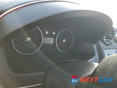 Zdjęcie 9 z 12 samochodu: 2005 HYUNDAI TIBURON GT VIN:KMHHN65F45U174430 - miniatura