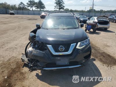 Piąte zdjęcie samochodu w środku: 2019 NISSAN ROGUE S VIN:5N1AT2MV9KC767971 - miniatura