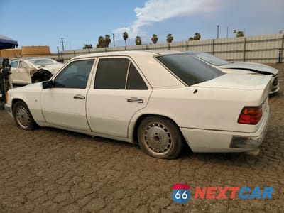 Drugie zdjęcie samochodu z przodu: 1991 MERCEDES-BENZ 300 E VIN:WDBEA30D3MB432100 - miniatura