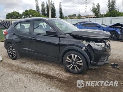Czwarte zdjęcie samochodu z boku: 2020 NISSAN KICKS SV VIN:3N1CP5CV1LL497809 - miniatura