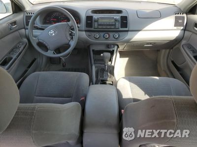 Zdjęcie 8 z 14 samochodu: 2005 TOYOTA CAMRY LE VIN:4T1BE32K45U398495 - miniatura