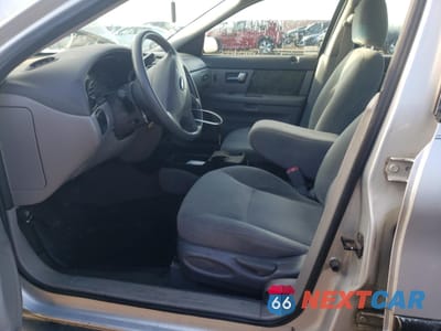 Zdjęcie 7 z 12 samochodu: 2001 FORD TAURUS LX VIN:1FAFP52U21G115717 - miniatura