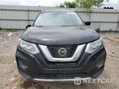 Piąte zdjęcie samochodu w środku: 2018 NISSAN ROGUE S VIN:JN8AT2MT7JW487793 - miniatura