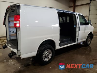 Trzecie zdjęcie samochodu z tyłu: 2022 GMC SAVANA G2500 VIN:1GTW7AFP2N1216367 - miniatura