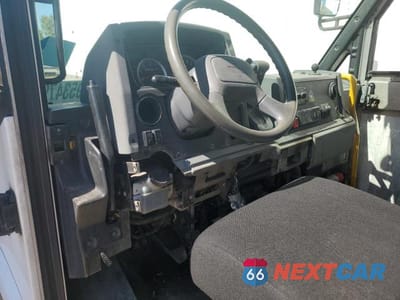 Zdjęcie 8 z 11 samochodu: 2013 ISUZU NPR VIN:JALB4T173D7W00114 - miniatura