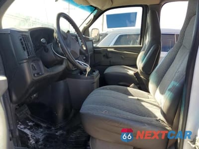 Zdjęcie 7 z 14 samochodu: 2005 CHEVROLET EXPRESS G1500 VIN:1GCFG15X851134502 - miniatura
