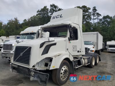 Zdjęcie 9 z 10 samochodu: 2018 VOLVO VN VNL VIN:4V4NC9EH6JN887788 - miniatura