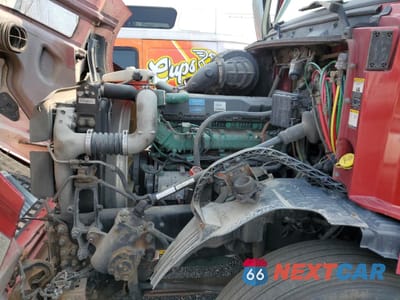 Zdjęcie 7 z 10 samochodu: 2015 VOLVO VN VNL VIN:4V4NC9EH5FN918262 - miniatura