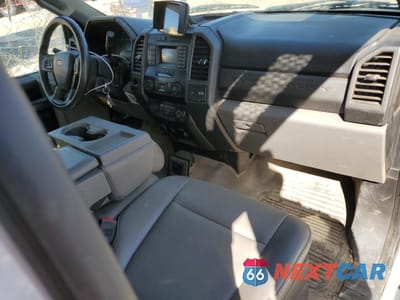 Zdjęcie 8 z 12 samochodu: 2020 FORD F550 SUPER DUTY VIN:1FDUF5GT8LDA05422 - miniatura