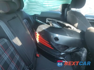 Zdjęcie 10 z 13 samochodu: 2015 VOLKSWAGEN GTI VIN:3VWYT7AU1FM044418 - miniatura